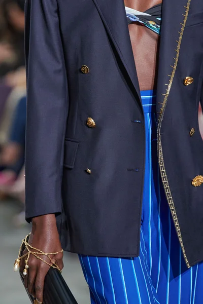Look 93